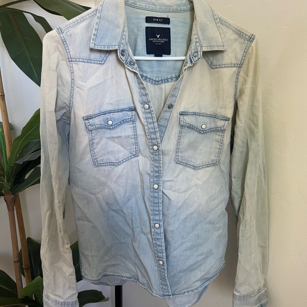 American Eagle Outfitters Light Blue Jean Jacket